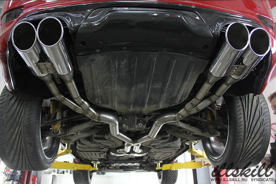 Выхлопная система под Jeep SRT: трубные участки и парные насадки.