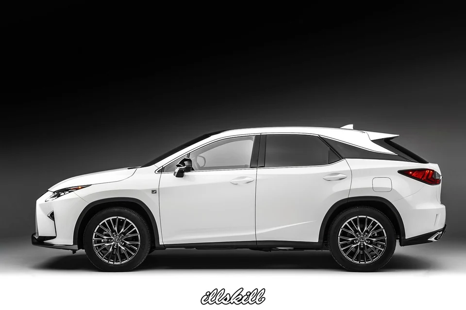 Белый Lexus RX: вид сбоку на нейтральном фоне