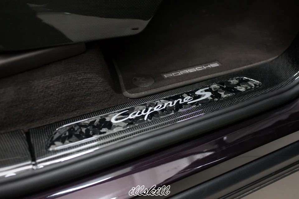 Накладка порога с надписью Cayenne S